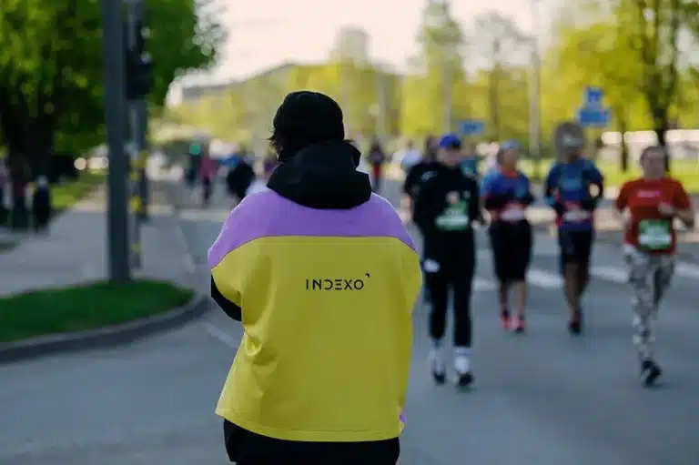 Rimi Rīgas maratons un INDEXO aicina sekot līdzi skrējējiem mobilajā lietotnē